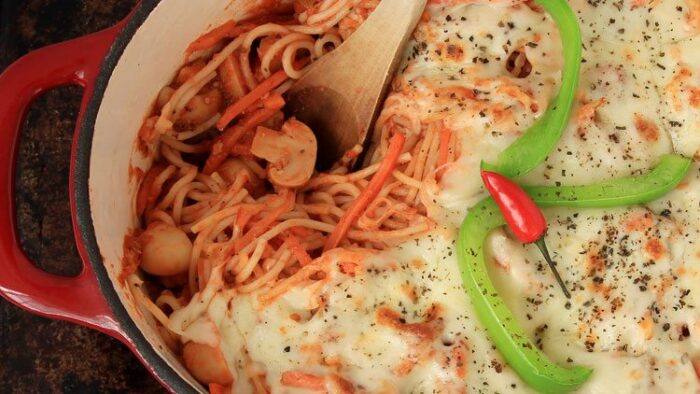 baked spaghetti recipe ground beef. Make ahead freezer meals recipes for easy weeknight cooking. Baked Spaghetti is the perfect weeknight meal or great casseroles to bring to neighbors or friends.