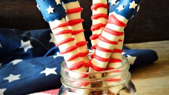 candy coated pretzel sticks. These Patriotic Pretzel Rods are the perfect treat to bring to a 4th of July Potluck, or any patriotic themed occasion. They are also great dessert ideas for Memorial Day, Labor Day and Veteran's Day. Candy Covered Pretzels are easy to make and are a fun activity for kids in the kitchen.