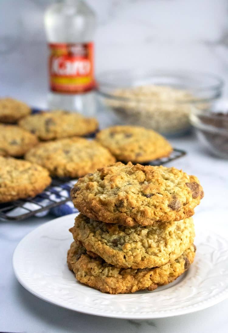 Chewy Oatmeal Chocolate Chip Cookies