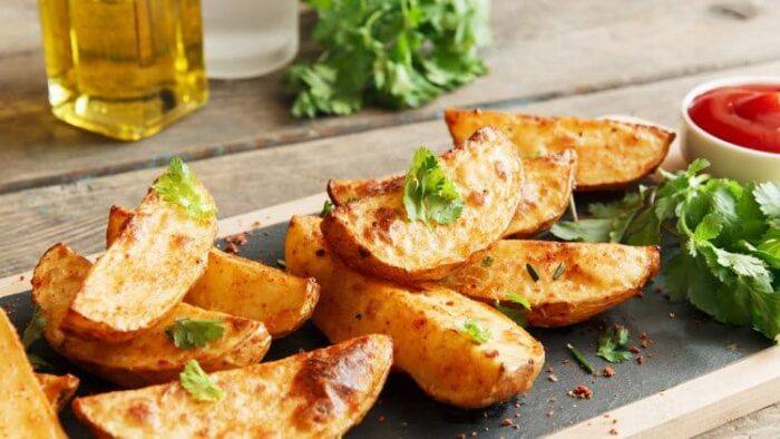 Enjoy our savory potato wedges with paprika. Add some fresh herbs, a dab of sour cream and they are ready to serve. Delish!