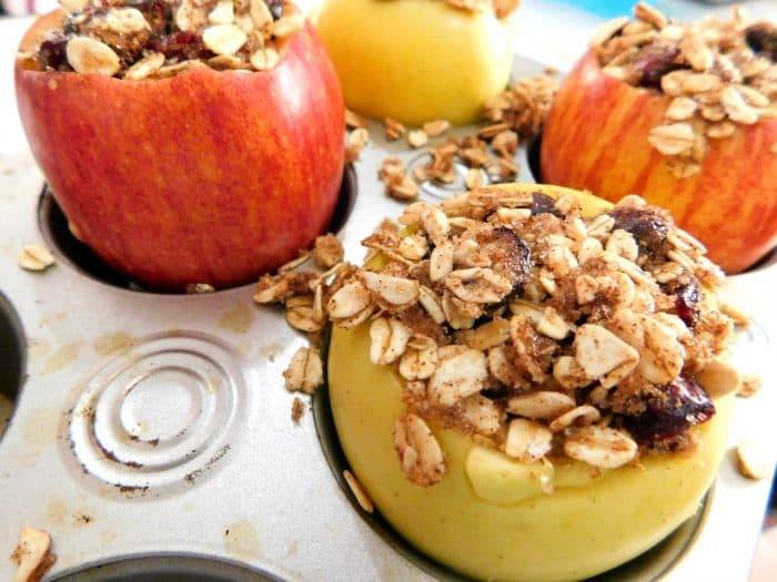 Pumpkin Spice Crumble Stuffed Baked Apples (Vegan!)