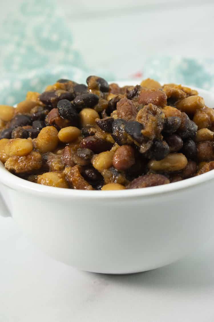 baked beans in white bowl