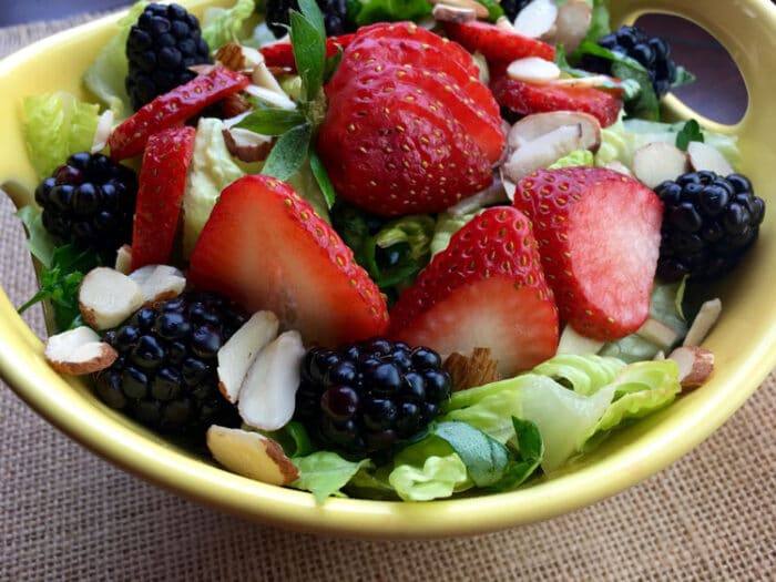 Berry Salad Recipe with Raspberry Vinaigrette - Must Try Summer Salad!