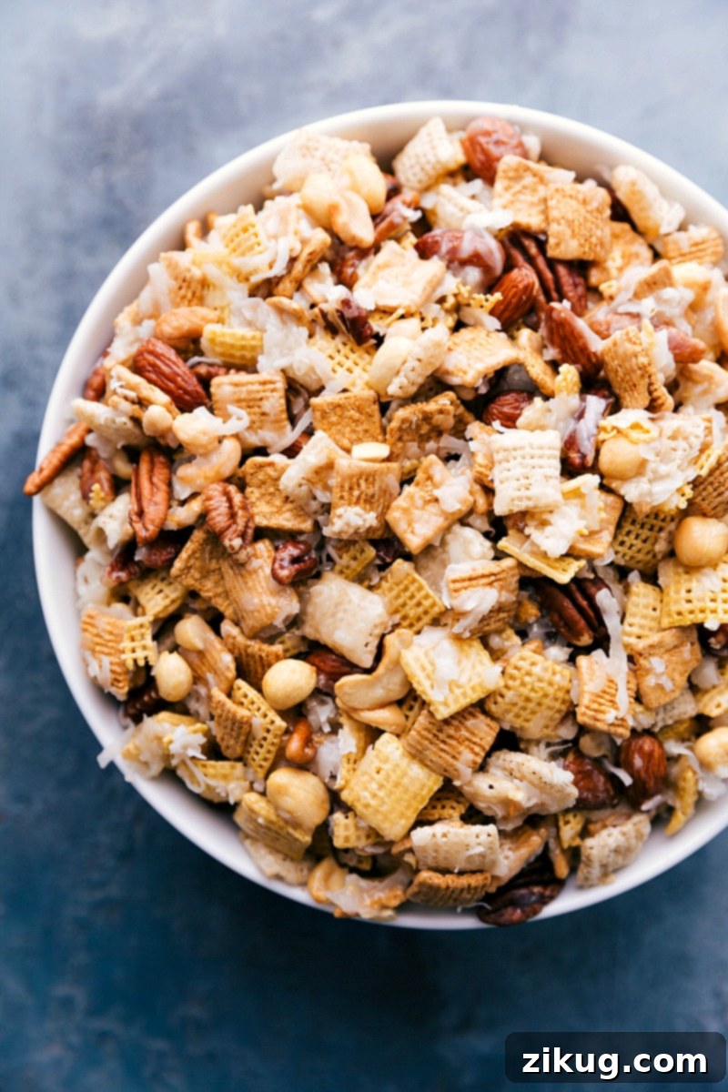 Ready-to-Eat Sweet Chex Mix: Perfect Snack for Any Event Sweet chex mix in a bowl, a delicious and sweet snack, ideal for any event and ready to be enjoyed.