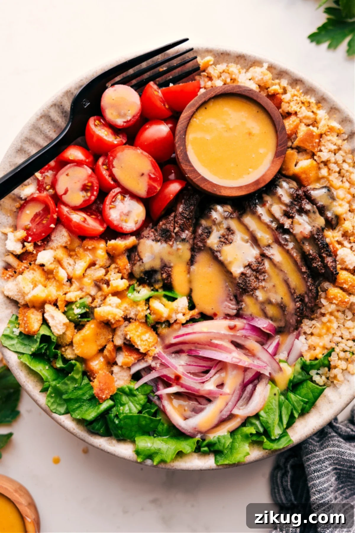 Delicious Steak Bowl Recipe with Quinoa, Vegetables, and Hot Honey Sauce
